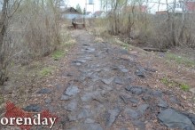 Жители Овощевода бьют тревогу: дорогу к озеру начали отсыпать асфальтовым срезом