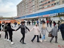 В Оренбурге сторонники Навального водили хоровод