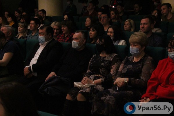 
Двойные стандарты в действии: на какие мероприятия в Оренбургской области можно приходить без масок?		