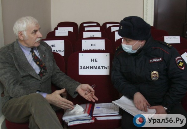 
Двойные стандарты в действии: на какие мероприятия в Оренбургской области можно приходить без масок?		