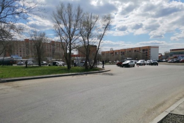 &laquo;Паровозик&raquo; на Промысловом. В Оренбурге столкнулись сразу четыре автомобиля