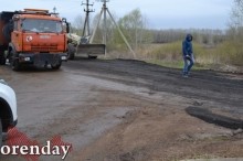 Жители Овощевода бьют тревогу: дорогу к озеру начали отсыпать асфальтовым срезом