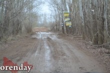 Жители Овощевода бьют тревогу: дорогу к озеру начали отсыпать асфальтовым срезом