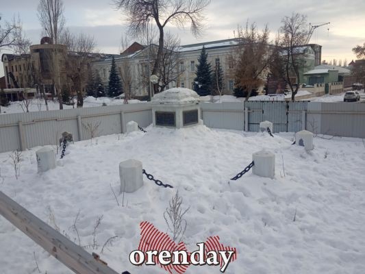 Оренбургские чиновники с памятником Ленину, похоже, все-таки &laquo;сыграли в ящик&raquo;