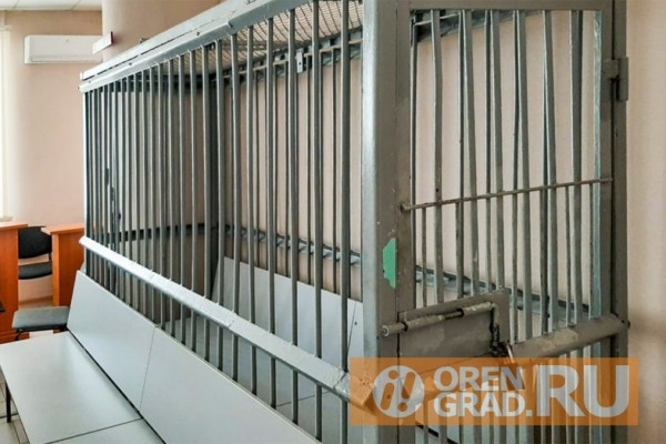 В Оренбурге педагог заставляла делиться премиями своих подчиненных