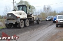 Жители Овощевода бьют тревогу: дорогу к озеру начали отсыпать асфальтовым срезом