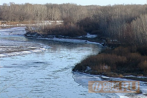 Из-за паводка в Оренбургской области перекрывают мосты и дороги