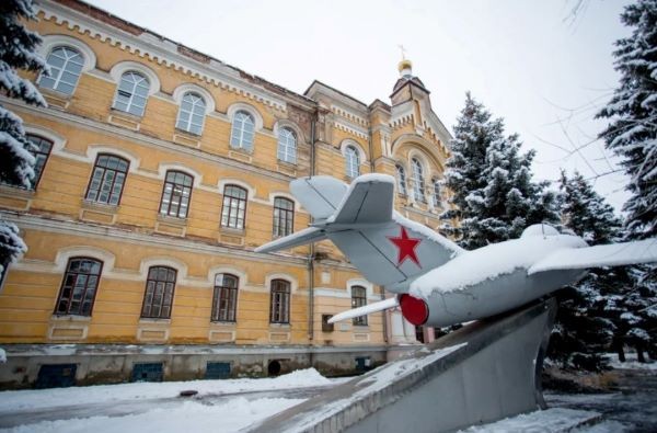 В Оренбурге не могут поделить скафандр Гагарина В Оренбурге не могут поделить скафандр Гагарина