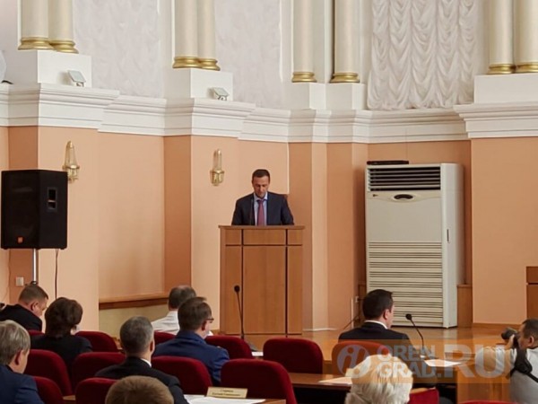 Депутаты Оренбургского горсовета оценили «замечательный» доклад Владимира Ильиных Депутаты Оренбургского горсовета оценили «замечательный» доклад Владимира Ильиных