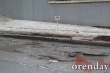 Ямы имени Паслера, Путина и прочих на дорогах Оренбурга экстренно подлатали Ямы имени Паслера, Путина и прочих на дорогах Оренбурга экстренно подлатали