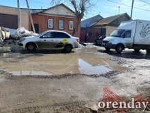 Ямы имени Паслера, Путина и прочих на дорогах Оренбурга экстренно подлатали