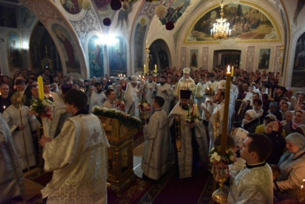 Когда в Оренбургскую область доставят Благодатный огонь