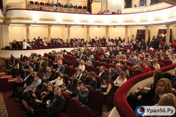 
Двойные стандарты в действии: на какие мероприятия в Оренбургской области можно приходить без масок?		