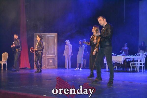 Вместо работы оренбургские вице-губернаторы играли в спектакле