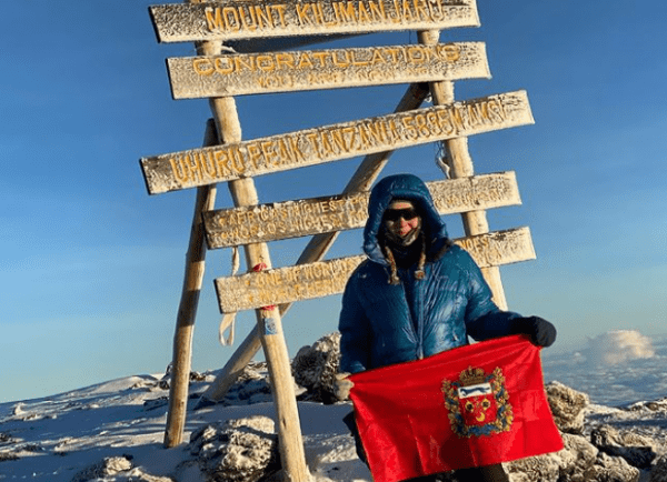 Замминистра экономики Оренбуржья Наталья Струнцова покорила гору Килиманджаро Замминистра экономики Оренбуржья Наталья Струнцова покорила гору Килиманджаро