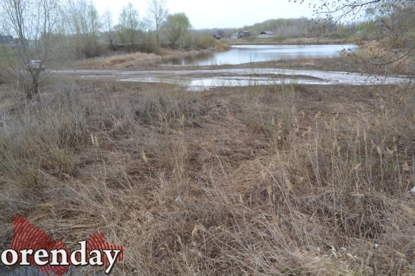 Жители Овощевода бьют тревогу: дорогу к озеру начали отсыпать асфальтовым срезом
