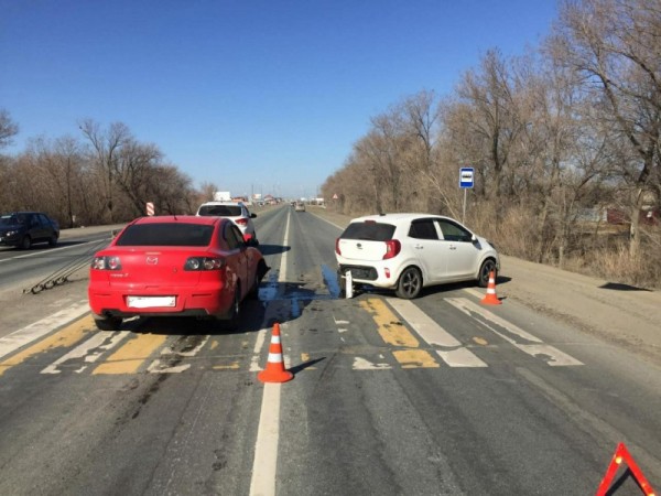 В Оренбуржье на трассе "Мазда" протаранила "Киа": есть пострадавшие В Оренбуржье на трассе "Мазда" протаранила "Киа": есть пострадавшие