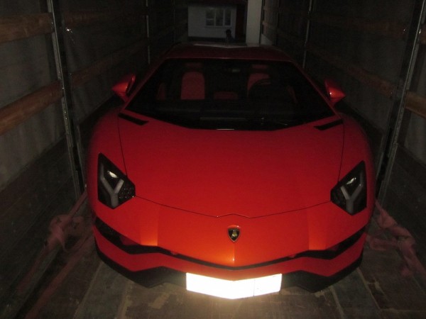 Через границу Оренбуржья пытались вывезти угнанный Ламборджини