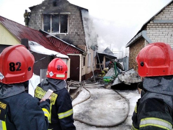 В Оренбурге на улице Томилинской случился пожар