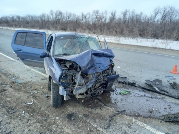 В Новосергиевском районе при столкновении Renault и Lada Granta погиб водитель иномарки