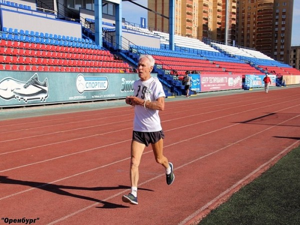 Стадион «Оренбург» открыл бесплатные беговые дорожки для занятий спортом Стадион «Оренбург» открыл бесплатные беговые дорожки для занятий спортом