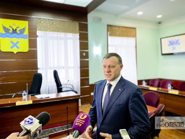 Глава оренбургского отделения ЕР Олег Димов подал документы на праймериз в Госдуму Глава оренбургского отделения ЕР Олег Димов подал документы на праймериз в Госдуму