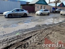 Ямы имени Паслера, Путина и прочих на дорогах Оренбурга экстренно подлатали