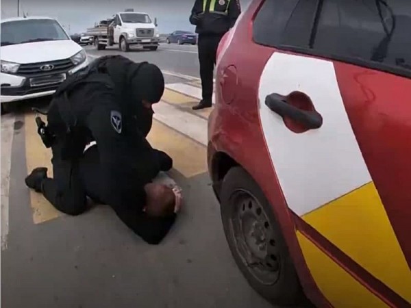 В Оренбуржье силовики с полицейскими задержали перевозчиков наркотиков