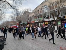 В Оренбурге сторонники Навального водили хоровод