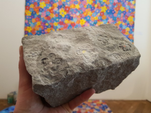 
&laquo;Может новое руководство не знает, как выглядит гранит&raquo;:  российско-швейцарский художник Алекс Долль направил в мэрию Оренбурга кусок гранита для спуска к реке Урал		