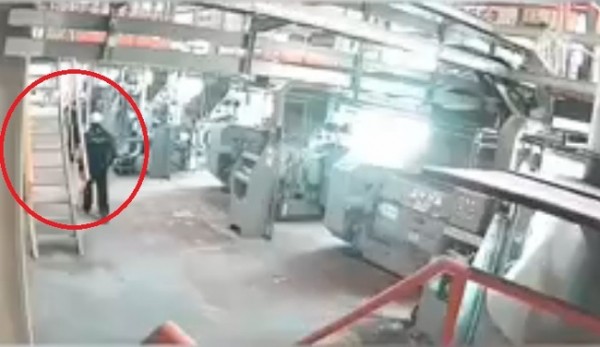 Момент взрыва на Сорочинском заводе попал на видео (18+) Момент взрыва на Сорочинском заводе попал на видео (18+)