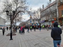 В Оренбурге сторонники Навального водили хоровод