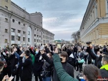 В Оренбурге сторонники Навального водили хоровод