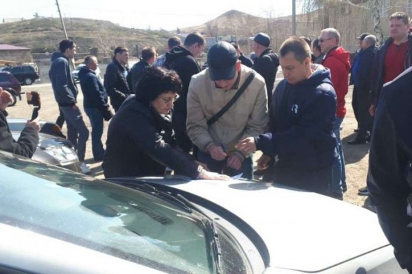 В Оренбуржье работники медно-серного комбината вышли на стихийный митинг