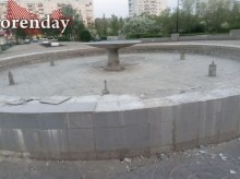 В сквере Дзержинского собираются обновить только урны и лавочки