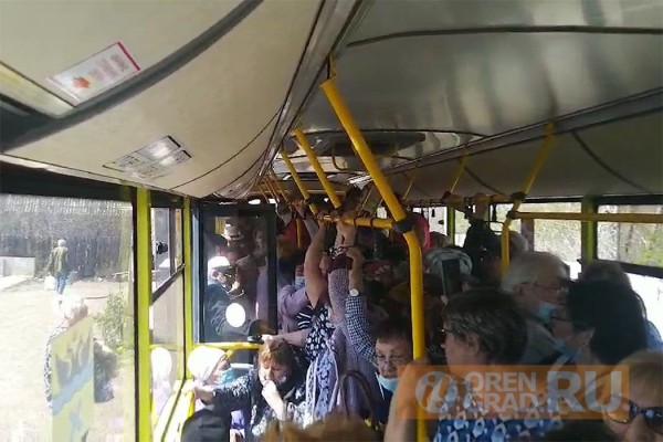 В Оренбурге дачники не помещаются в автобусы В Оренбурге дачники не помещаются в автобусы