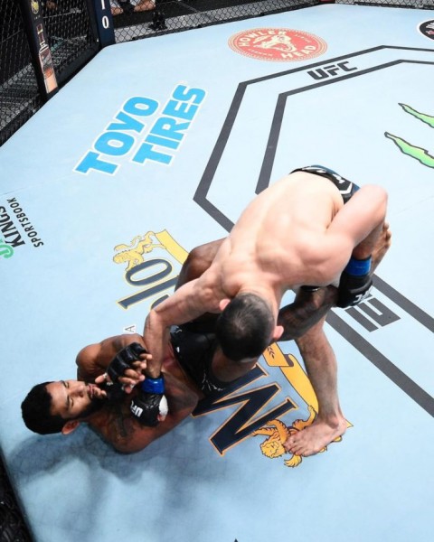 &laquo;Сражался, чтобы вернуться&raquo; Дамир Исмагулов одержал четвертую победу в UFC