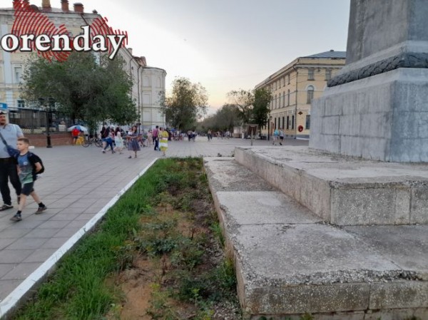 Постигнет ли памятник Чкалову в Оренбурге участь скульптуры Ленина