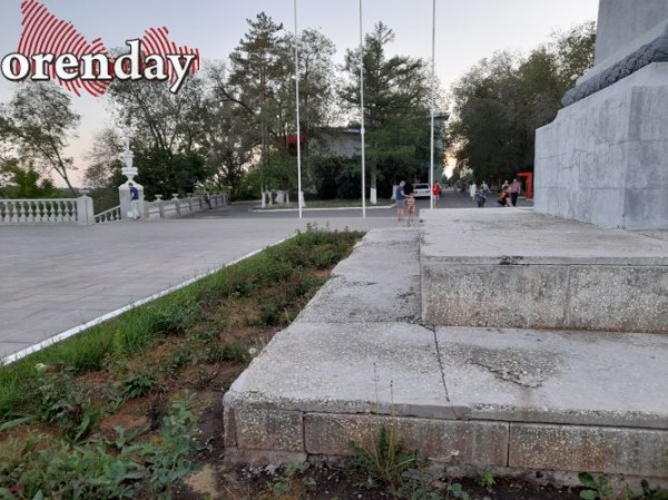 Постигнет ли памятник Чкалову в Оренбурге участь скульптуры Ленина