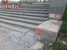 В сквере Дзержинского собираются обновить только урны и лавочки