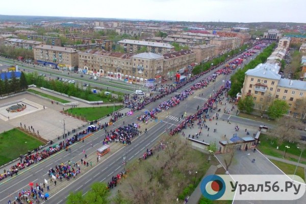 
Праздничная афиша ко Дню Победы в Орске		