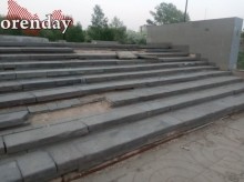 В сквере Дзержинского собираются обновить только урны и лавочки