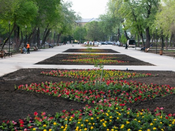 В &laquo;Парке железнодорожников&raquo; Оренбурга продолжаются работы по благоустройству 
