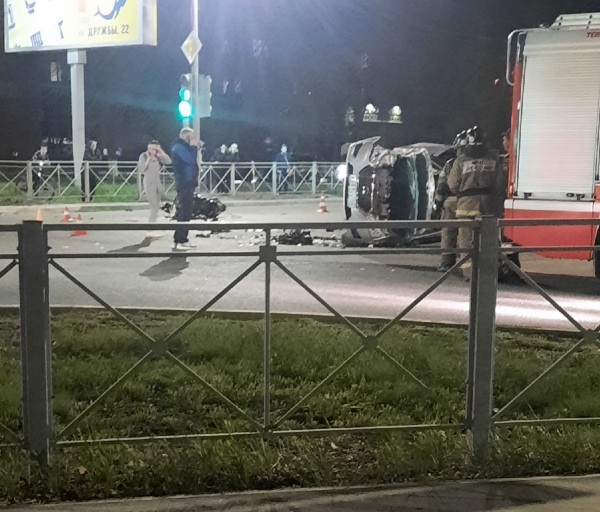 В Оренбурге в ДТП погибли водитель мотоцикла и его пассажир