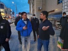 В Оренбурге сторонники Навального водили хоровод