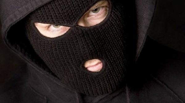 Вор из Оренбурга подрался с директором магазина, заметившим его