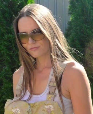 В Оренбурге саженцы липы сажают в бетон В Оренбурге саженцы липы сажают в бетон