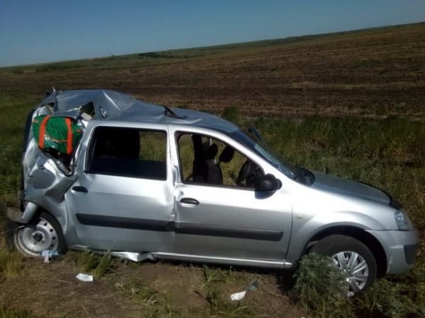На трассе "Оренбург - Самара" лоб в лоб столкнулись большегрузы