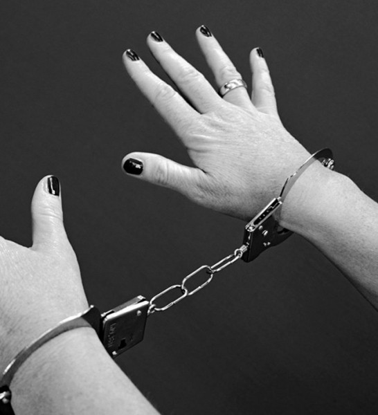 Пьяная оренбурженка избила судебного пристава