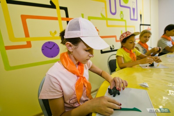 В Оренбуржье 27 детских лагерей приступили к реализации путевок с кешбэком